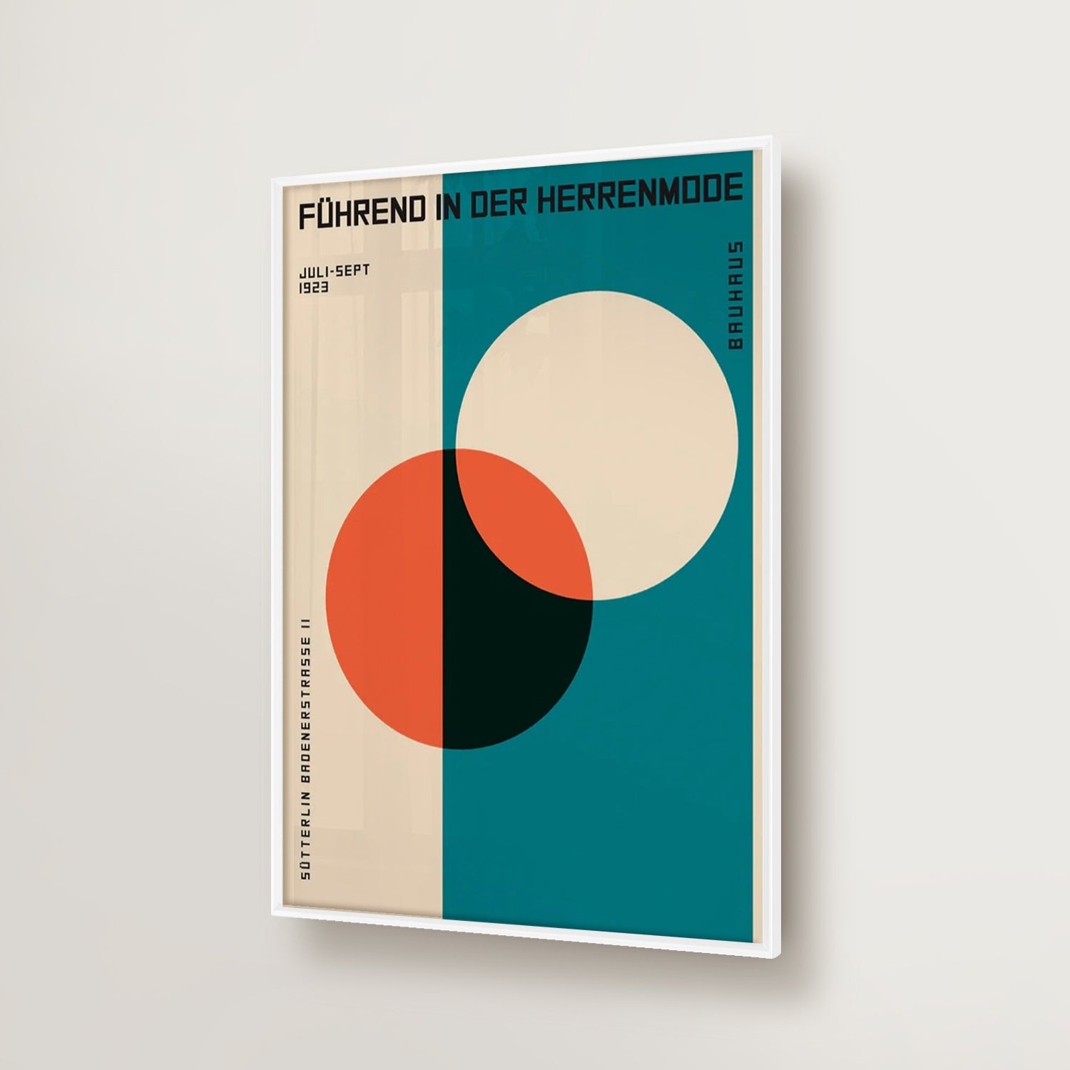 Bauhaus Führerino in der Herrenmode-thumbmail-2