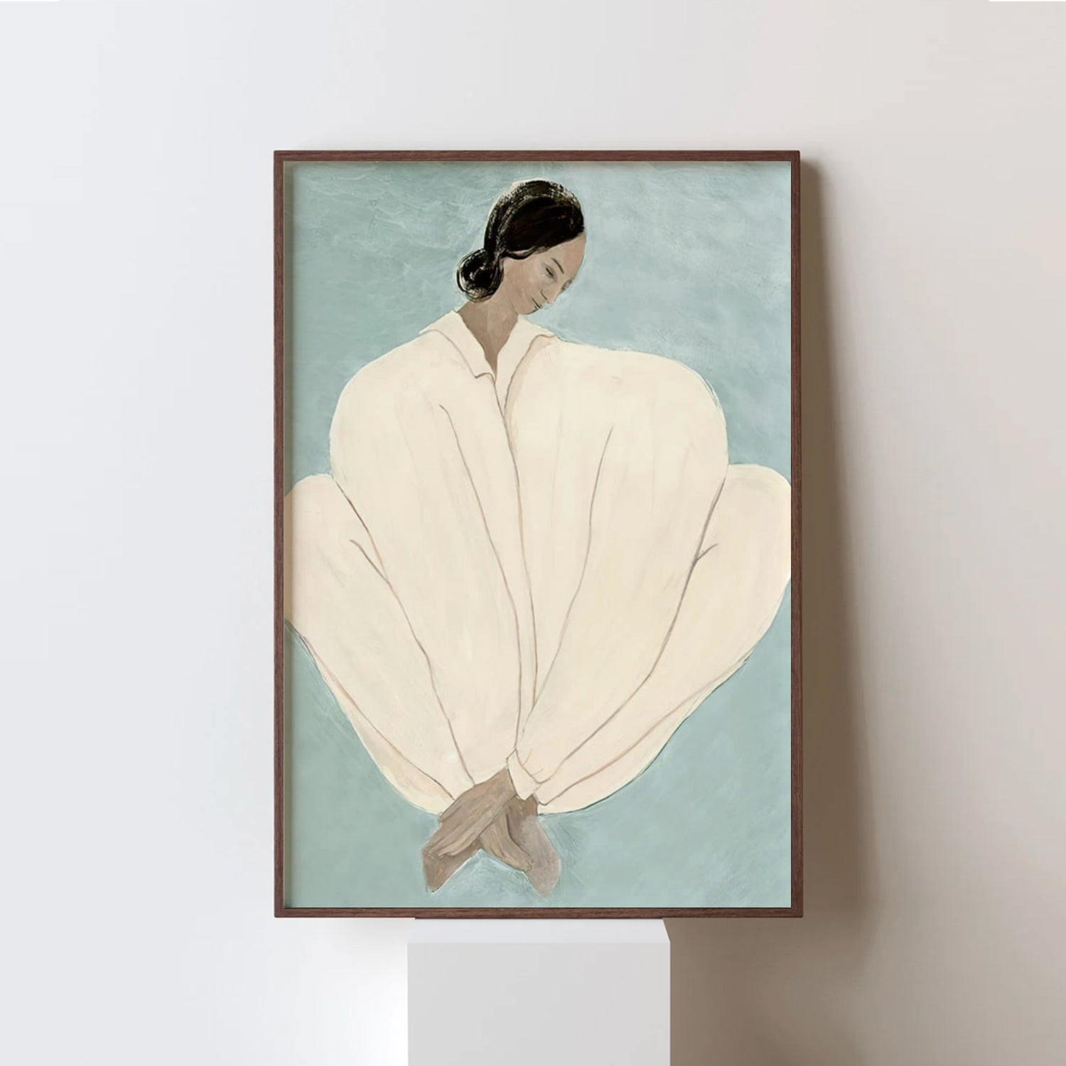 Retrato de mujer nórdica en pijama blanco-thumbmail-3