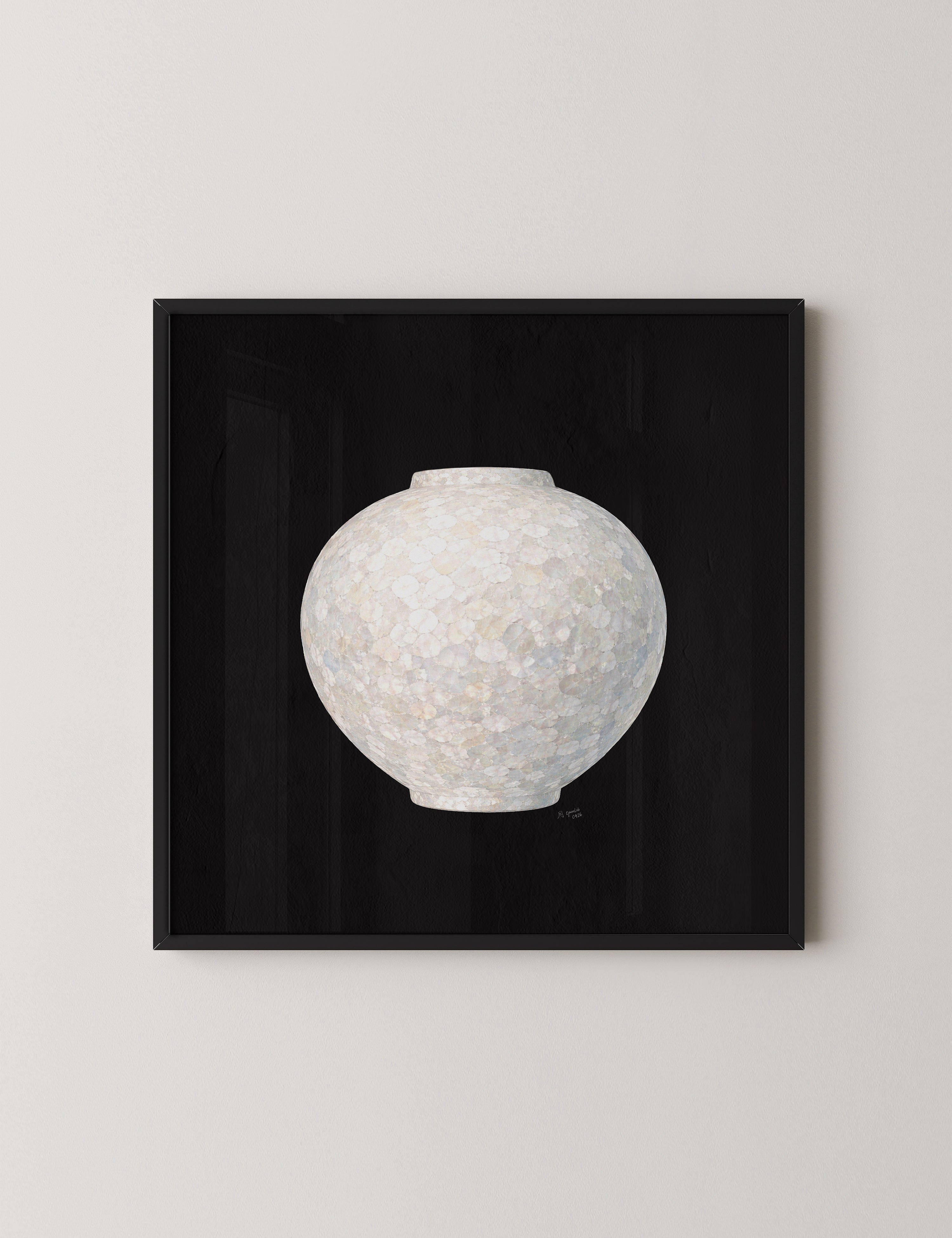 White Moon Jar in Black-thumbmail-9