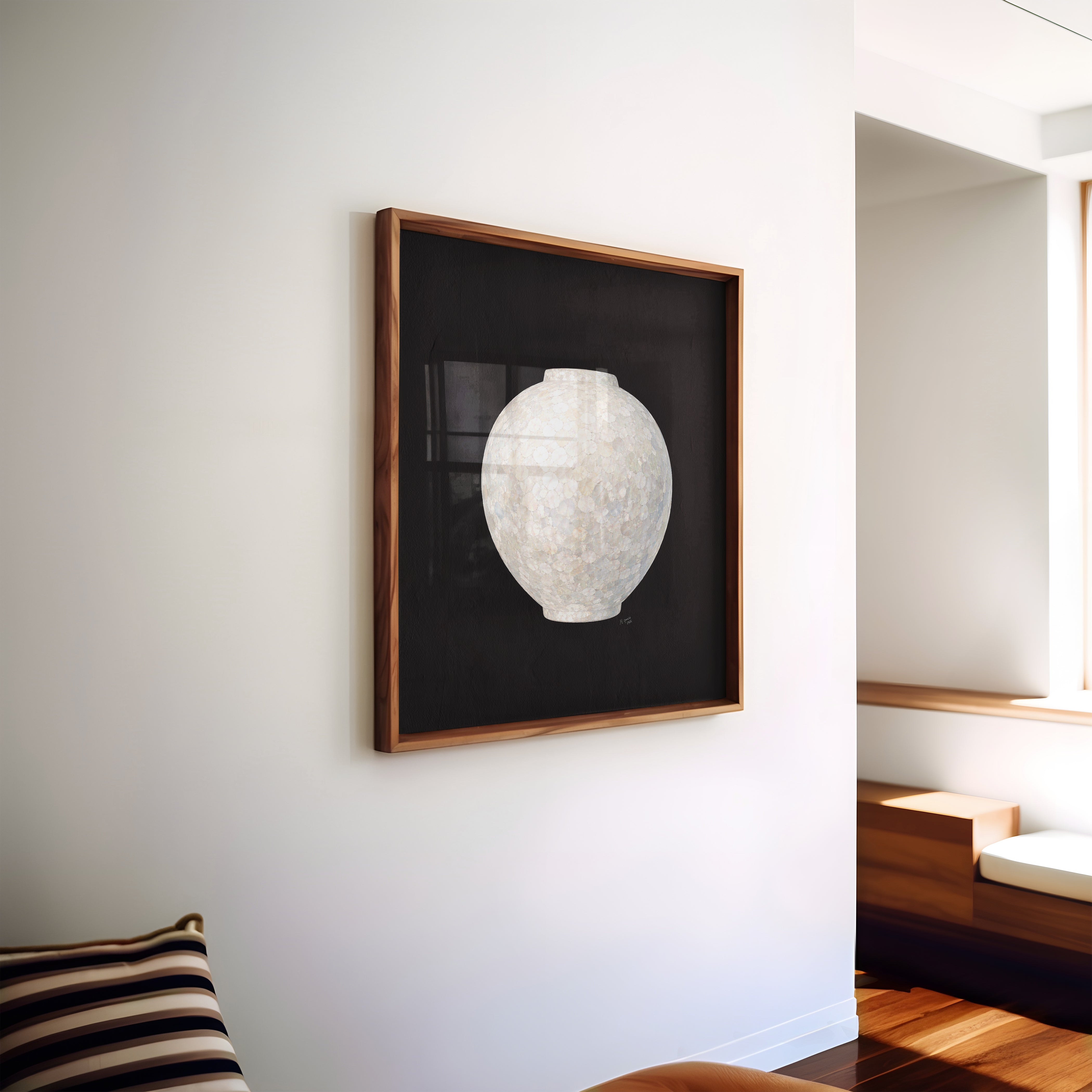 White Moon Jar in Black-thumbmail-2